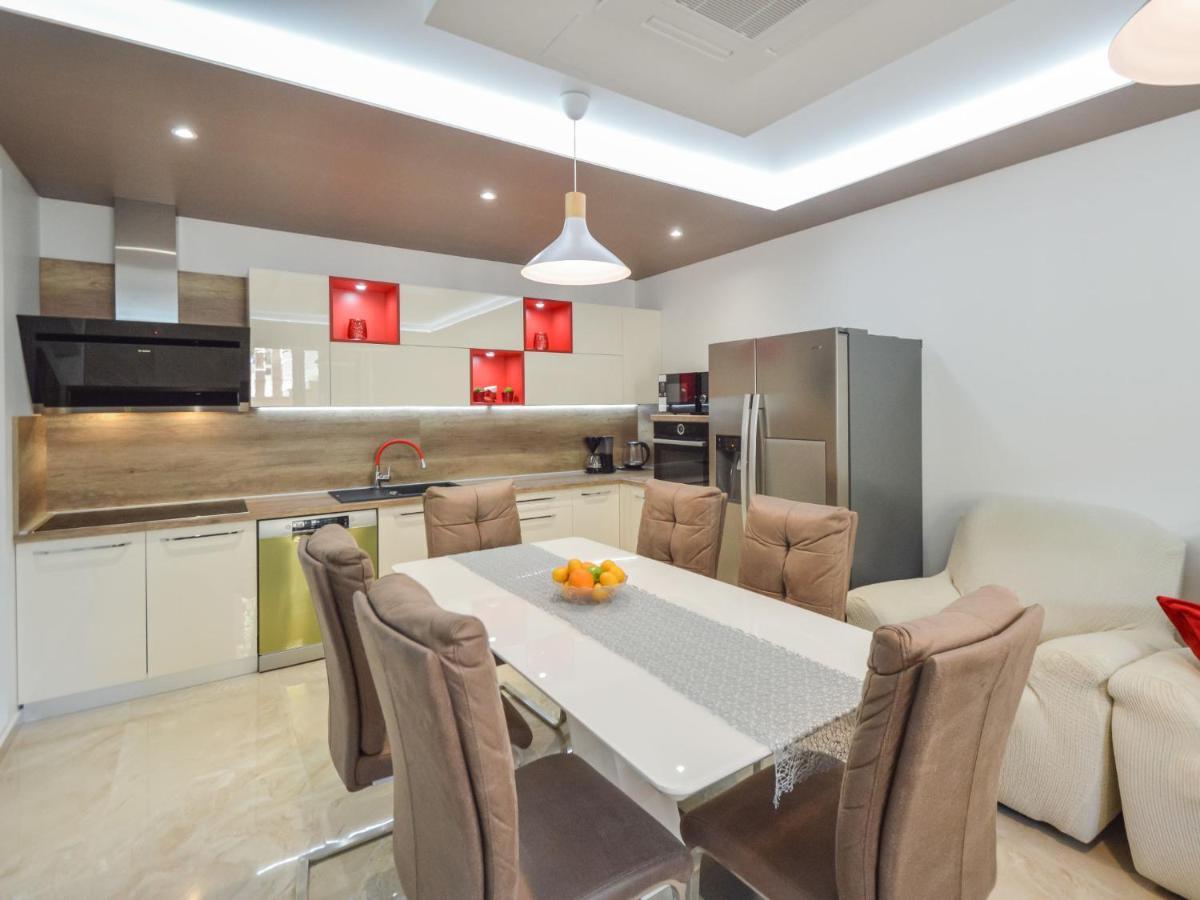 Apartment Mornar-5 By Interhome Трогир Экстерьер фото
