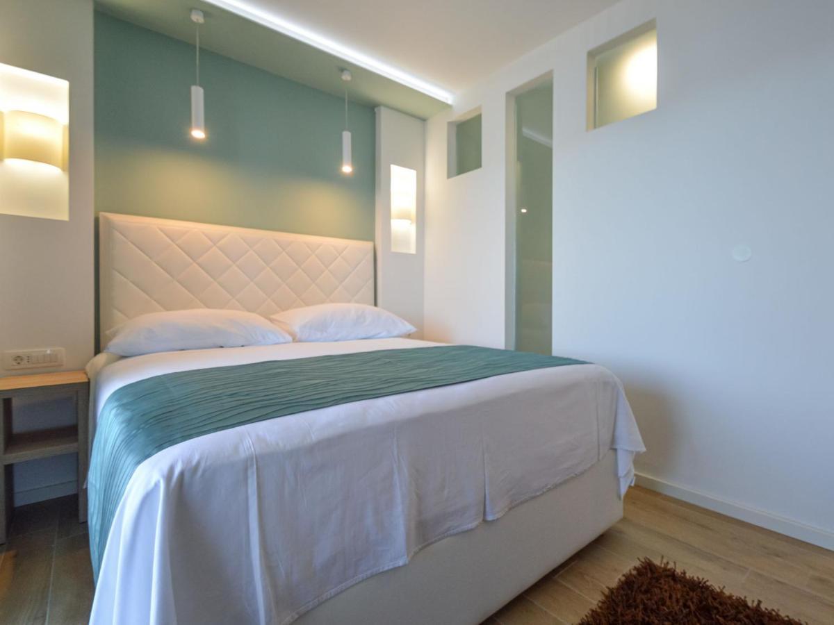 Apartment Mornar-5 By Interhome Трогир Экстерьер фото